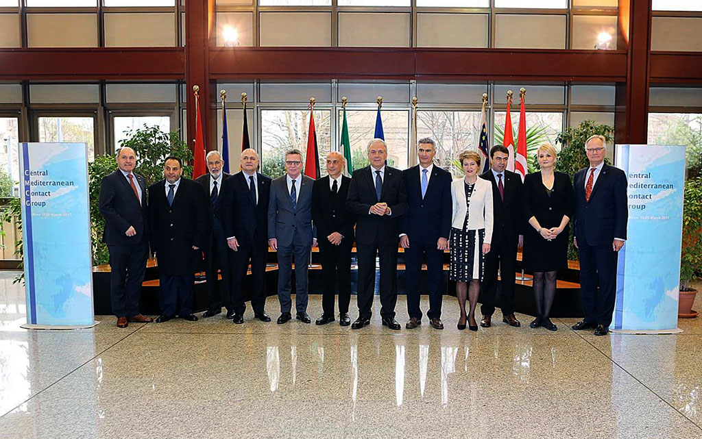 Foto di gruppo dei ministri intervenuti all’incontro del Central Mediterranean Contact Group il 19/20 marzo 2017 a Roma